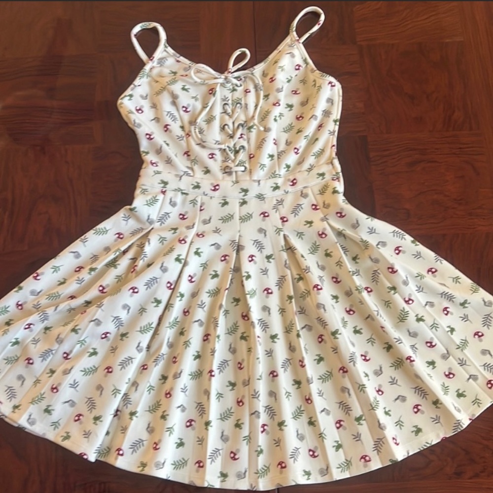 Hot Topic Ivory Frog & Mushroom Lace-Up Dress with Adjustable Straps **NWOT**